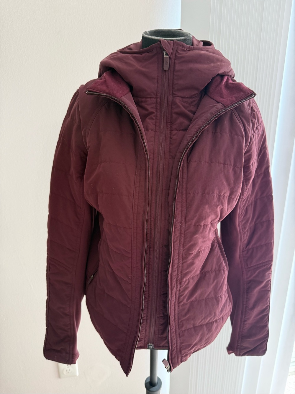lululemon athletica Women's Hooded Quilted Puffer Jacket - Burgundy